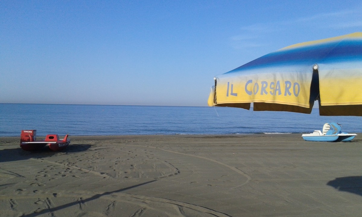 La Spiaggia beach aperitif